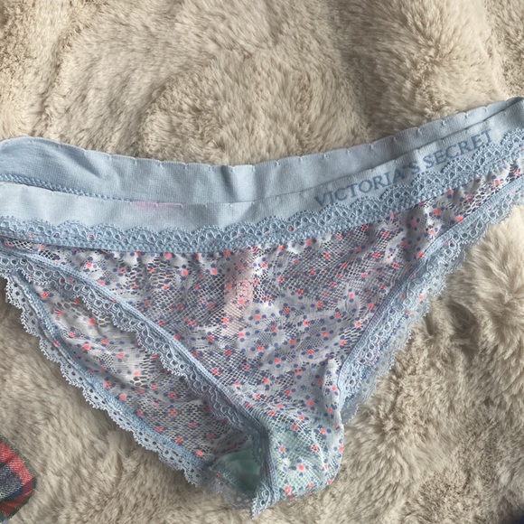 Victoria’s Secret panties size black panties - Picture 5 of 16